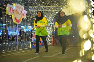 BIB: 147
                            <button type="button" onclick="openModal(21750928)" class="btn btn-primary btn-sm float-right btn-popup" data-toggle="modal" data-target=".modal-high-quality">
                        <i class="fas fa-shopping-cart"></i> Add to Cart
                    </button>
                                            <button type="button" onclick="isThisMe(21750928, true)" class="btn btn-success btn-sm float-right btn-popup btn-isme hidden" data-toggle="tooltip" data-placement="bottom" title="นี่คือรูปของคุณใช่ไหม คลิกที่นี่เพื่อเอาเข้าอัลบั้ม">
                        <i class="fas fa-plus"></i> Add to album
                    </button>
                    <button type="button" onclick="isThisMe(21750928, false)" class="btn btn-warning btn-sm float-right btn-popup btn-isnotme hidden">
                        <i class="fas fa-ban"></i> Remove from album
                    </button>